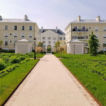 Air-conditioned Apartment, Walking Distance To - Magical Homes, Paris Apartment *