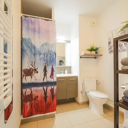 Air-conditioned Apartment, Walking Distance To - Magical Homes, Paris דירה