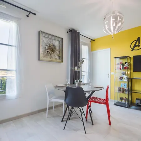 Air-conditioned Apartment, Walking Distance To - Magical Homes, Paris סאריס